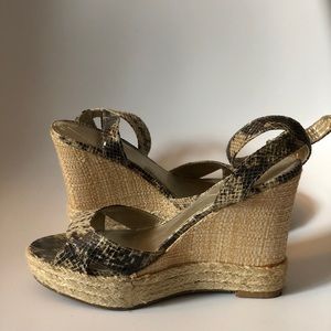 NWOT : Guess Wedges